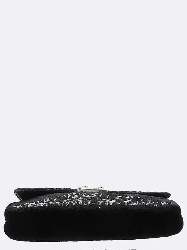 black crossbody bag
