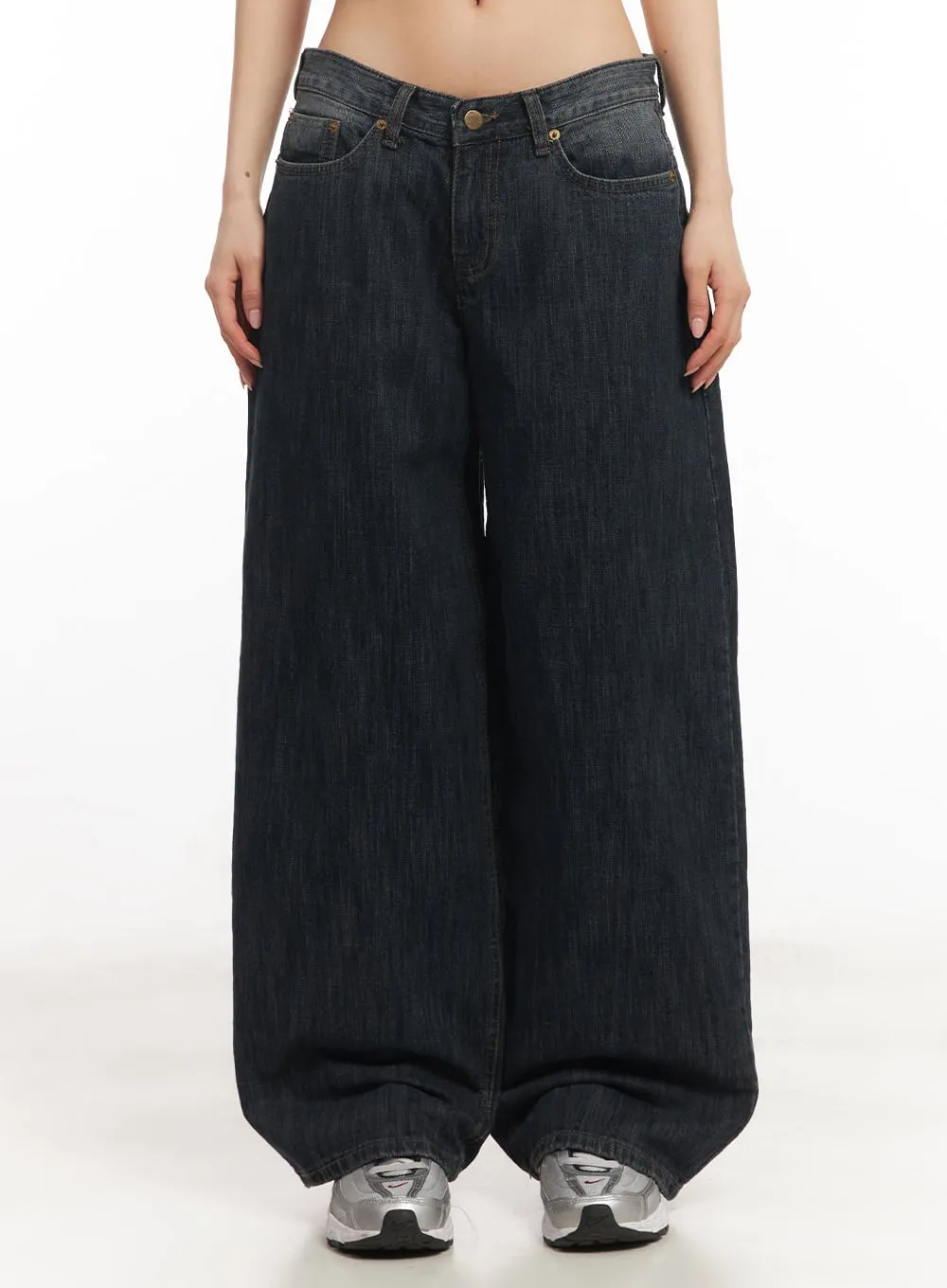 Linny Low-Rise Baggy Jeans CA503