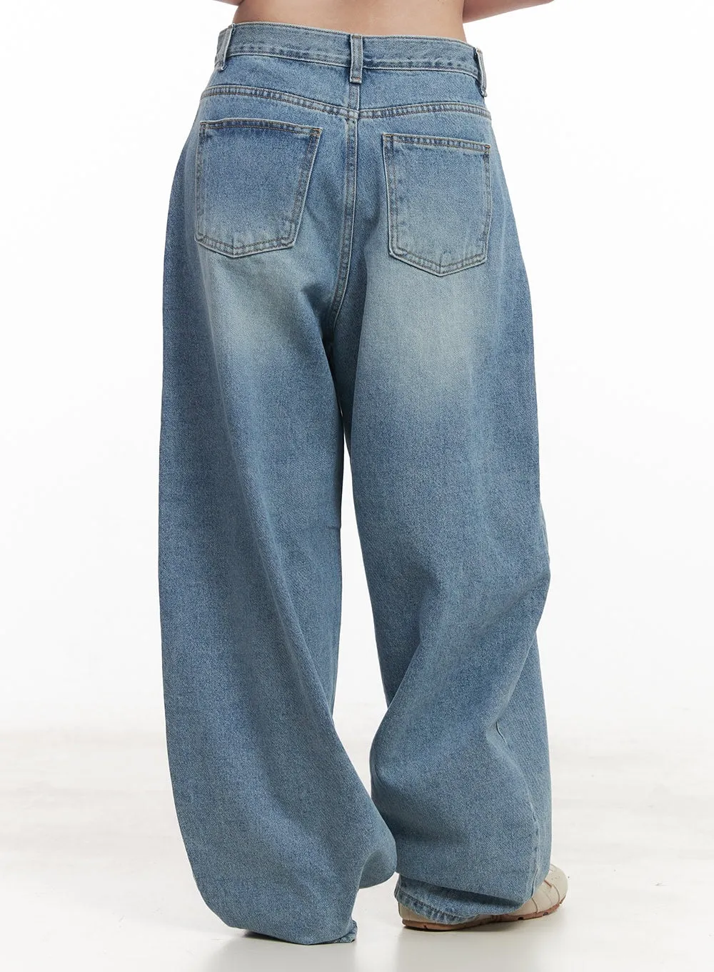 Margaret Wide-Fit Baggy Jeans CM512